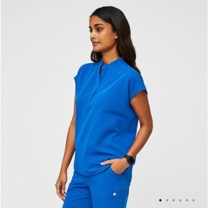 Figs Rafaela scrub top Royal Blue small